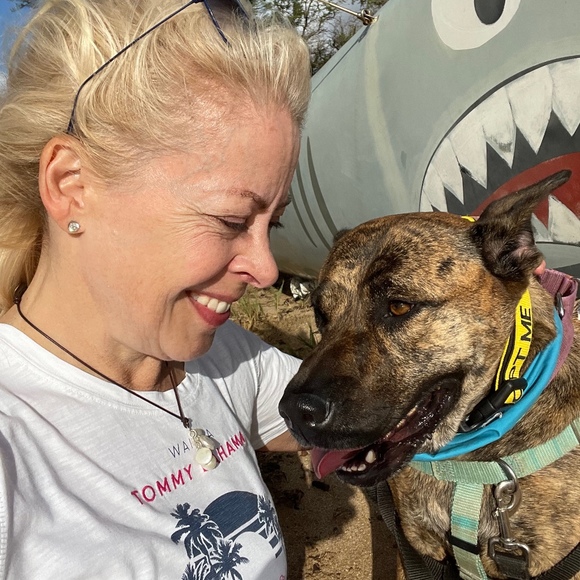 Meet your Posher, Laura - Picture 1 of 1